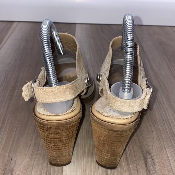 Barbara Barbieri tan perforated tan open toe heels size 8.5 - Picture 4 of 7